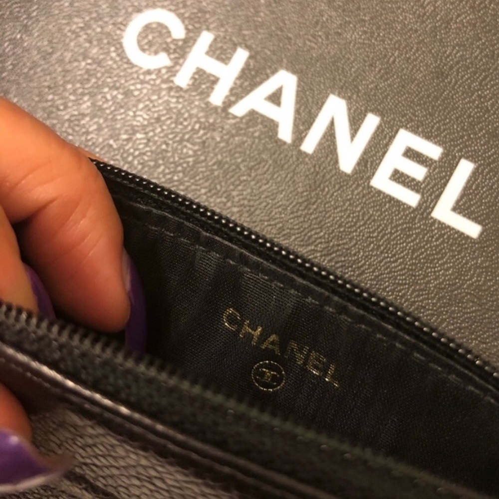 AUTHENTIC Chanel Coin, Card holder. - Picture 14 of 15
